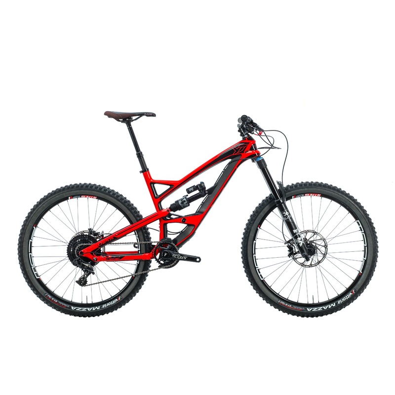 YT Capra CF Pro Mountain Bike – 2017, Medium