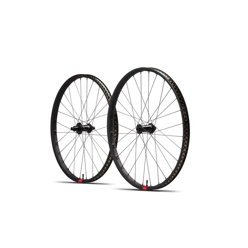 Reserve 30 SL w/ Industry Nine Hydra Hubs Carbon Tubeless 29″ Wheelset