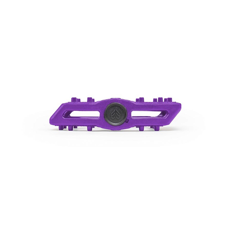 Eclat Slash Platform Pedals Body: Nylon Spindle: Cr-Mo 9/16 Purple Pair